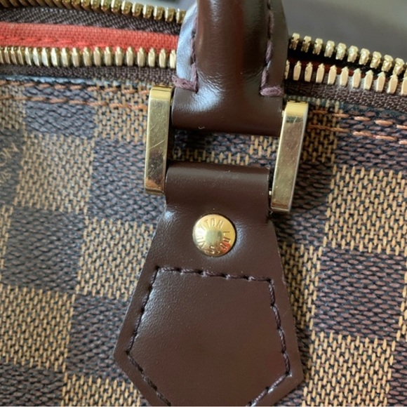 Louis Vuitton Alma Authentic in Damier Ebene print with Red fabric interior - Picture 10 of 15